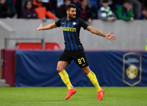 LIMERICK, IRELAND - AUGUST 13: Antonio Candreva of FC Internazionale in action during the International Champions Cup match between FC Internazionale Milano and Glasgow Celtic at Thomond Park on August 13, 2016 in Limerick, Ireland. (Photo by Claudio Villa - Inter/Inter via Getty Images)