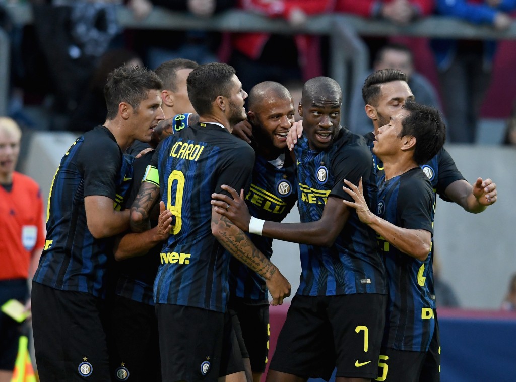 LIMERICK, IRELAND - AUGUST 13: Antonio Candreva of FC Internazionale (C) celebrates after scoring the second goal during the International Champions Cup match between FC Internazionale Milano and Glasgow Celtic at Thomond Park on August 13, 2016 in Limerick, Ireland. (Photo by Claudio Villa - Inter/Inter via Getty Images)