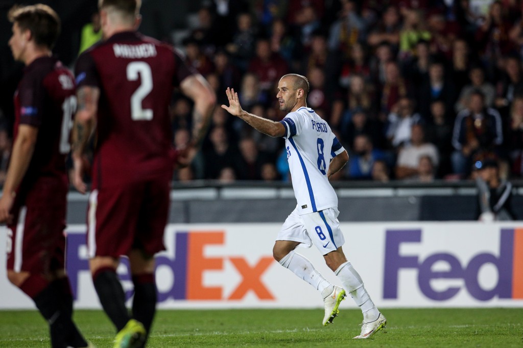 PRAGUE, CZECH REPUBLIC - SEPTEMBER 29: Rodrigo Palacio of Internazionale Milano celebrates his goal during the UEFA Europa League match between AC Sparta Praha and FC Internazionale Milano at Generali Arena Stadium on September 29, 2016 in Prague, Czech Republic. (Photo by Matej Divizna/Getty Images)