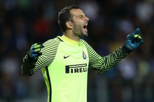 EMPOLI, ITALY - SEPTEMBER 21: Samir Handanovic of FC Internazionale reacts during the Serie A match between Empoli FC and FC Internazionale at Stadio Carlo Castellani on September 21, 2016 in Empoli, Italy.  (Photo by Gabriele Maltinti/Getty Images)