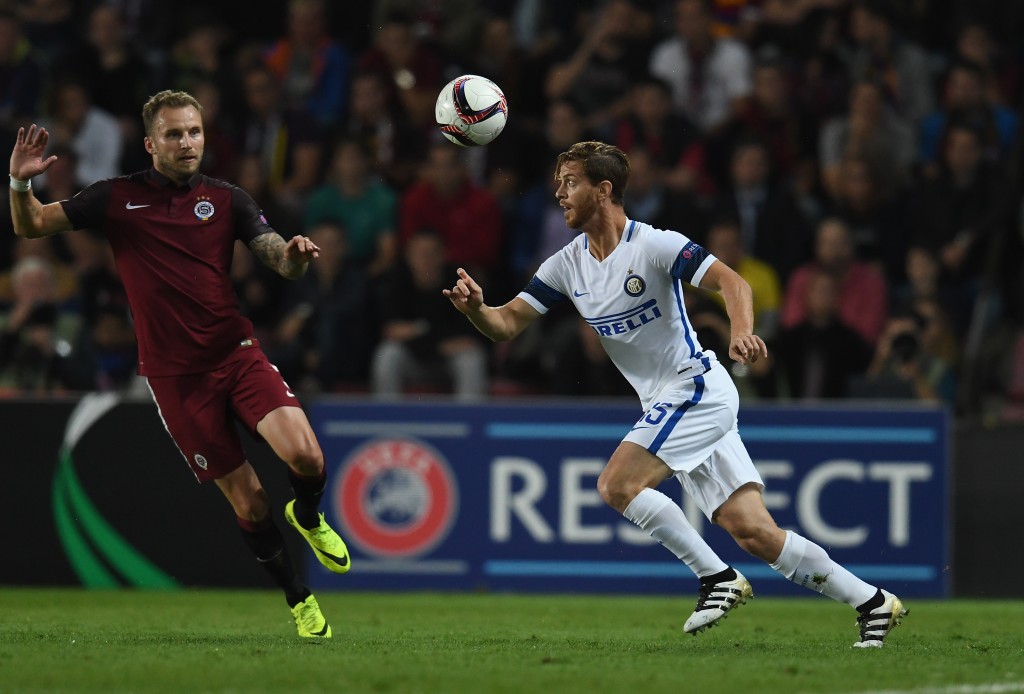 PRAGUE, CZECH REPUBLIC - SEPTEMBER 29: Cristian Ansaldi of FC Internazionale in action during the UEFA Europa League match between AC Sparta Praha and FC Internazionale Milano at Generali Arena Stadium on September 29, 2016 in Prague, Czech Republic. (Photo by Claudio Villa - Inter/Inter via Getty Images)