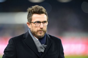 NAPLES, ITALY - NOVEMBER 28: US Sassuolo's coach Eusebio Di Francesco looks on during the Serie A match between SSC Napoli and US Sassuolo November 28, 2016 in Naples, Italy. (Photo by Francesco Pecoraro/Getty Images)