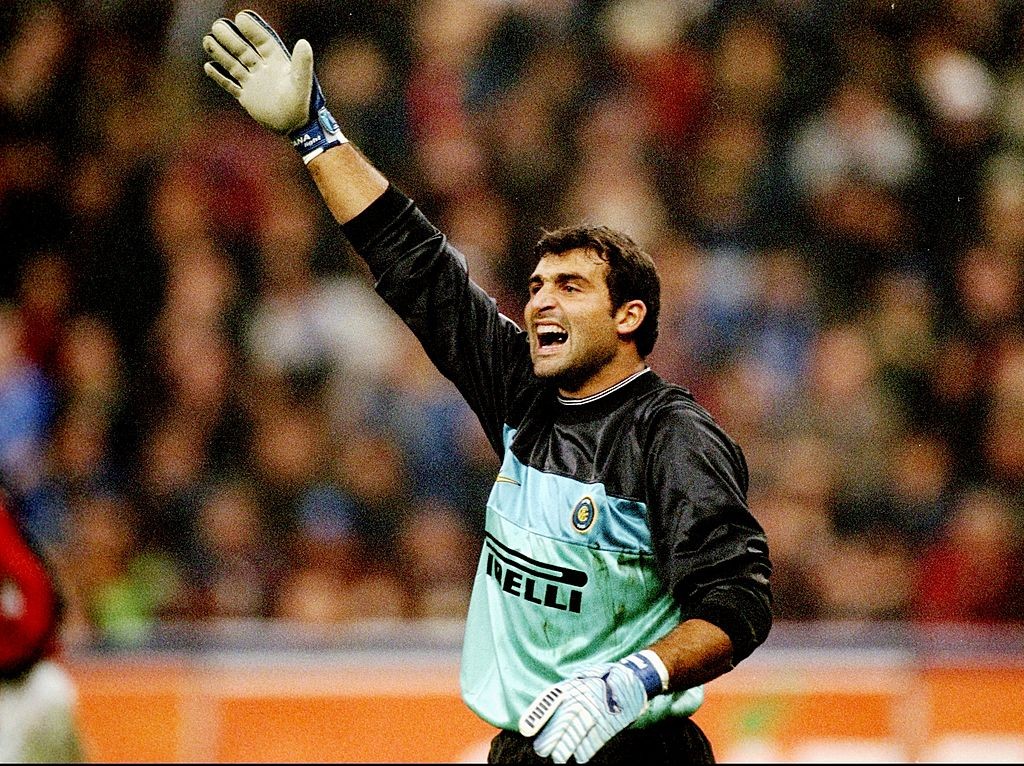 23 Oct 1999: Angelo Peruzzi in goal for Inter Milan against AC Milan during the Serie A match at the San Siro in Milan, Italy. Mandatory Credit: Claudio Villa /Allsport