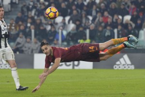 TURIN, ITALY - DECEMBER 17: AS Roma player Konstantinos Manolas during the Serie A match between Juventus FC and AS Roma at Juventus Stadium on December 17, 2016 in Turin, Italy. (Photo by Luciano Rossi/AS Roma via Getty Images)