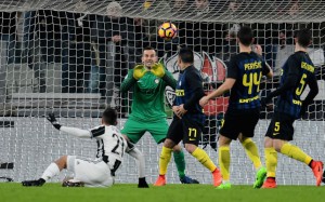 Dybala Handanovic Juventus Inter