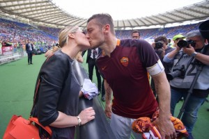 Bacio Totti-Ilary