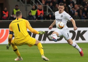 Jovic Handanovic Inter Eintracht